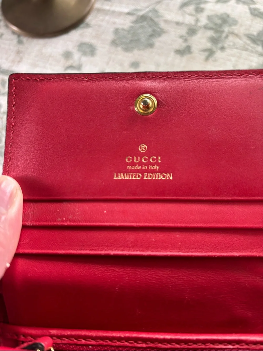 EUC Gucci Limited Edition GG Supreme Heart Snake Wallet.